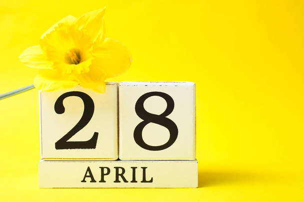 Calendar and bouquet of Narcissus, Easter.  - Photo, Image