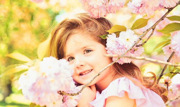 easter. face and skincare. allergy to flowers. Summer girl fashion. Happy childhood. Springtime. weather forecast. Small child. Natural beauty. Childrens day. Little girl in sunny spring. - Фото, зображення