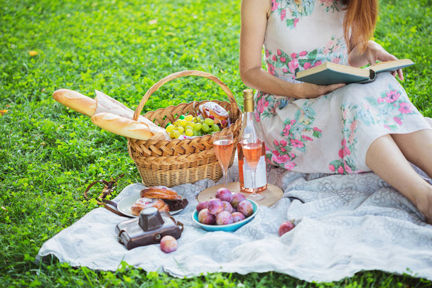 Picnic in the meadow  - Photo, Image