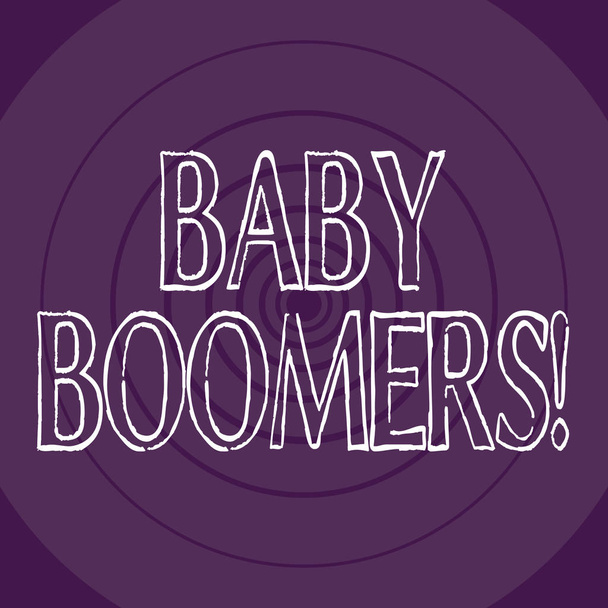 Textschreiben Babyboomer. Geschäftskonzept, um zu zeigen, wer in den Jahren nach dem Zweiten Weltkrieg geboren ist, konzentrische Kreisform runde Form in violettem Monochrom mit Perspektive. - Foto, Bild