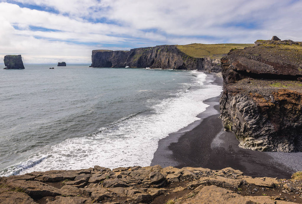 Cabo Dyrholaey en Islandia
 - Foto, Imagen