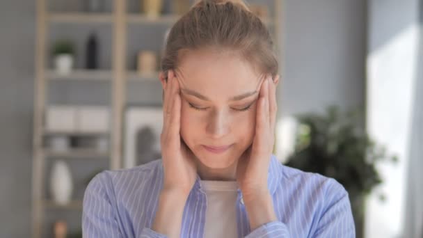 Stressed Young Woman with Headache - Materiał filmowy, wideo