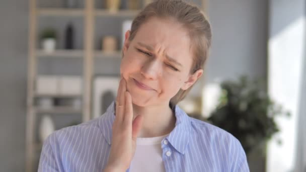 Toothache, Young Woman with Tooth Pain - Filmagem, Vídeo