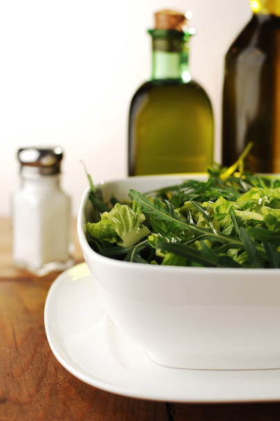 Salada verde fresca com Arugula, Foguete
 - Foto, Imagem