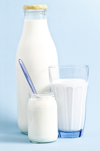 Дневные продукты, молоко и йогурт
 - Фото, изображение
