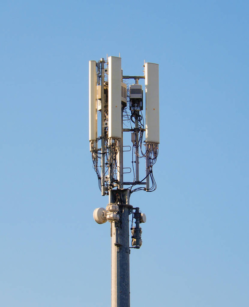 Mastro de rede móvel
 - Foto, Imagem