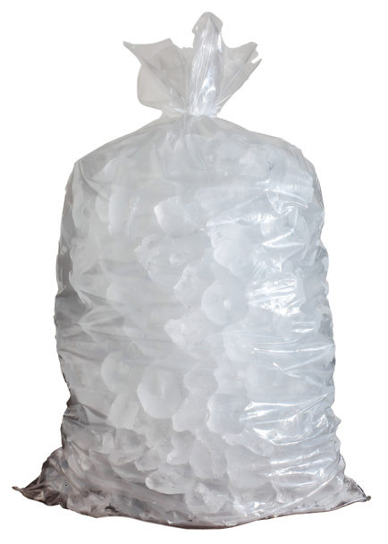 Plastiktüte mit Eis ausgeschnitten - Foto, Bild