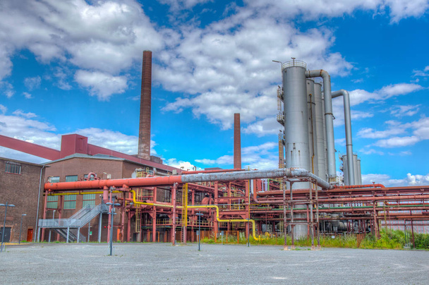 産業団地内の Kokerei の建物内に Zollverein  - 写真・画像