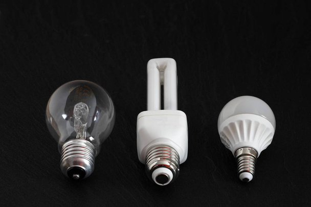 Fontes de luz e lâmpadas
 - Foto, Imagem