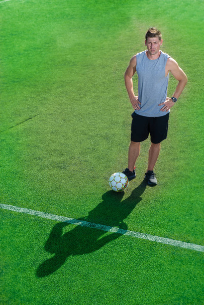 joven jugador de fútbol - Foto, imagen