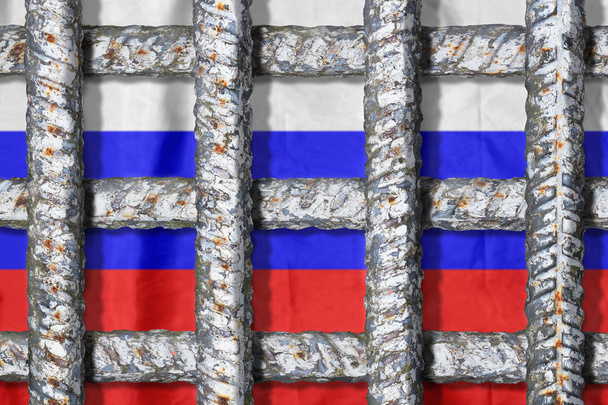 Símbolo da opressão pela liberdade na Rússia. Grade de prisão no fundo da bandeira russa
 - Foto, Imagem