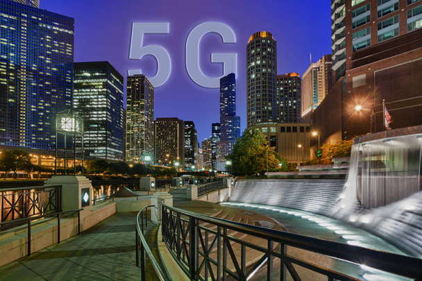 5G technology rising above the city of Chicago - Photo, Image