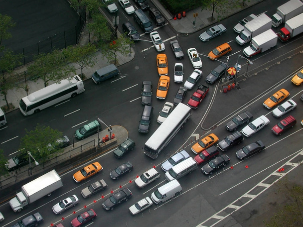Manhattan New York motorlu araçların yüksek açı görünümü TH girerek - Fotoğraf, Görsel
