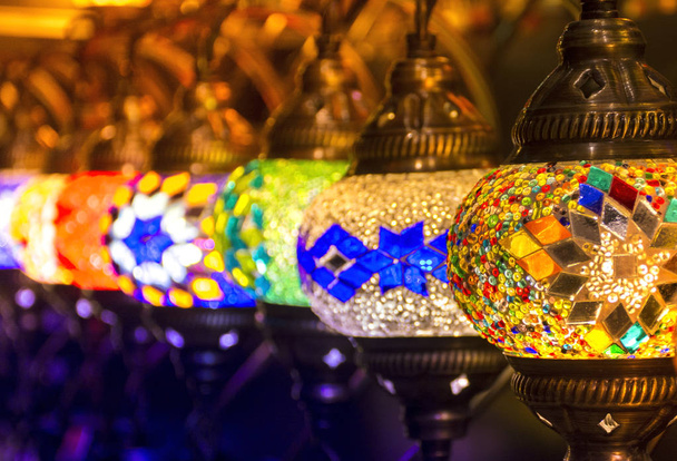 Lâmpada de luz turca tradicional - Tiro de Dubai Spice Souk
 - Foto, Imagem
