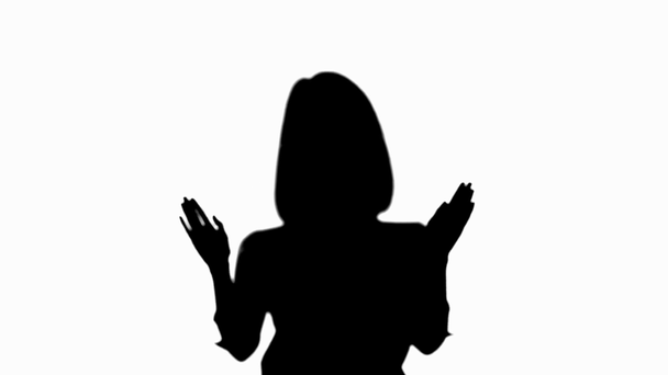 Вид спереди силуэта женщины медленно жестикулирующей изолированной на белом
 - Кадры, видео