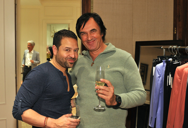 NEW YORK - MAY 16: Designer Alvin Valley (L) and Photographer Anton Oparin (R) at Alvin Valley Fashion Trunk Show & Cocktail Party on May 16, 2013 in New York City - Fotografie, Obrázek