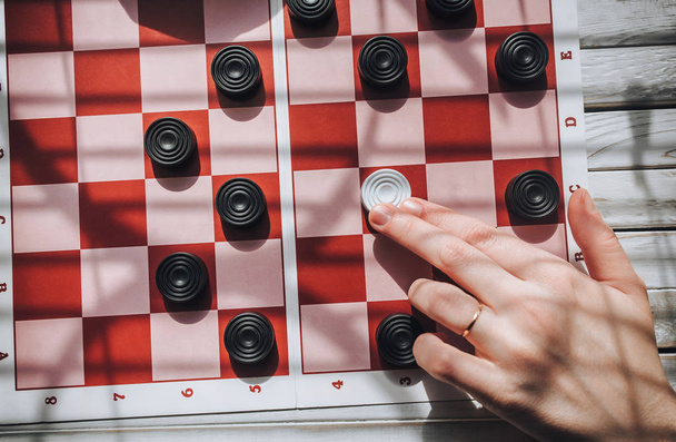 Loss of checkers. The situation is deadlocked concept. Zugzwang. The man chose the wrong tactics. - Fotoğraf, Görsel