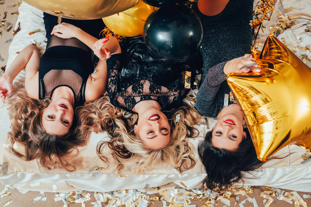 women glamor luxury lifestyle celebration confetti - Foto, Imagem