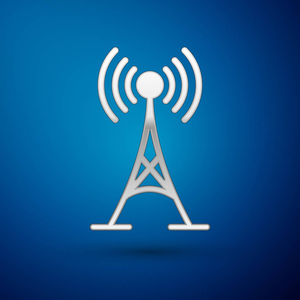 Srebrny symbol anteny na białym tle na niebieskim tle. Bezprzewodowa antena radiowa. Technologii i sieci sygnału anteny radiowej. Ilustracja wektorowa - Wektor, obraz