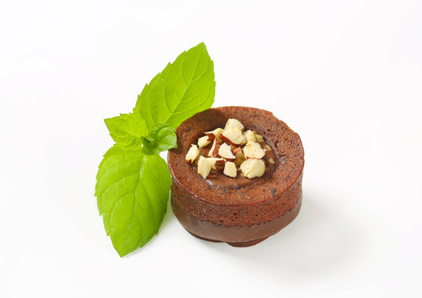 Mini gâteau aux noisettes au chocolat
 - Photo, image