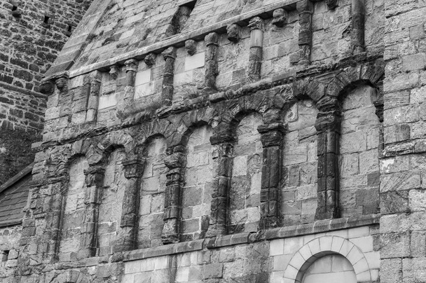 Irlanda, Rocca di Cashel, (Rock of Cashel), conosciuta anche come Rocca di San Patrizio (St. Patrick's Rock) o Cashel dei Re (Cashel of the Kings),  una suggestiva rocca vicina all'abitato di Cashel, nel Tipperary - 写真・画像