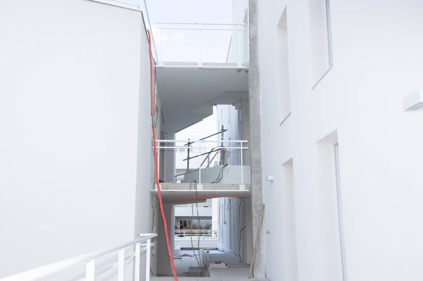 Çimento malzeme yapısı ile bina inşaat alanı - Fotoğraf, Görsel