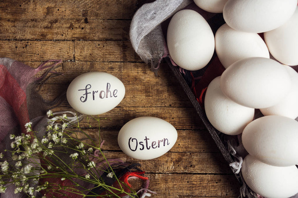 Frohe Ostern napsaný na vejcích - Fotografie, Obrázek