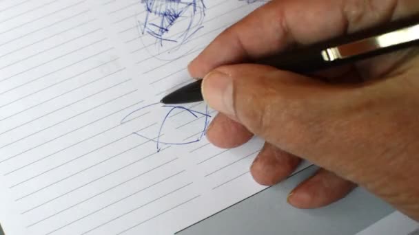 Sketching On A Notebook, Drawing Eye With Pencil In Sketchbook - Filmagem, Vídeo