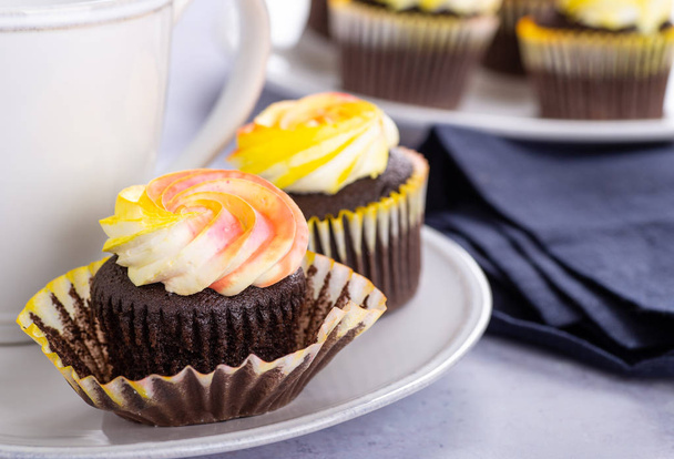 Chocolate Cupcake With Buttercream Icing - 写真・画像