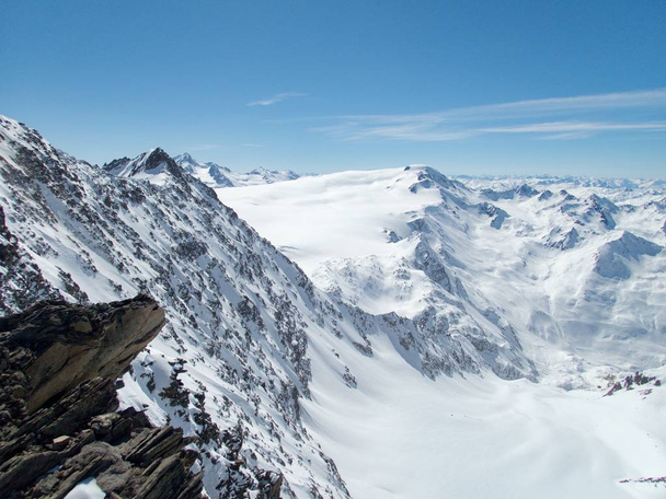 paisaje de invierno para el skitouring en los Alpes otztales en Austria
 - Foto, Imagen