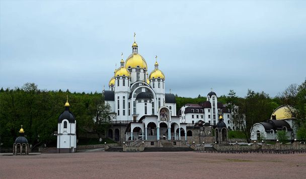 Zarvanytsia spiritueel centrum-de World Mariiskaya Vacation Center, een van de grootste Podolian heiligdommen van de Oekraïense Grieks-katholieke kerk - Foto, afbeelding