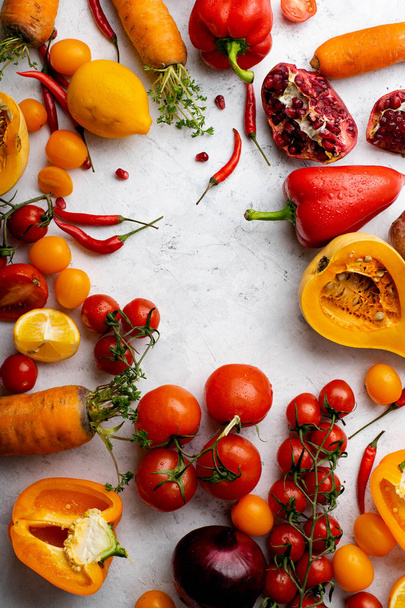 colorful vegetables arranged on white background. Vegan nutrition concept - Foto, afbeelding