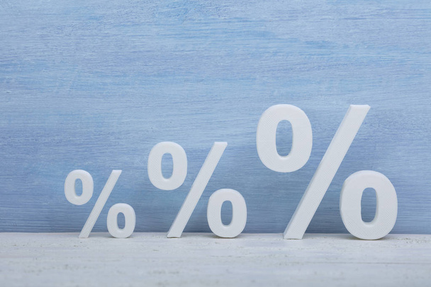 Close-up Of Increasing Size Of Blue Percentage Symbols In A Row - Φωτογραφία, εικόνα
