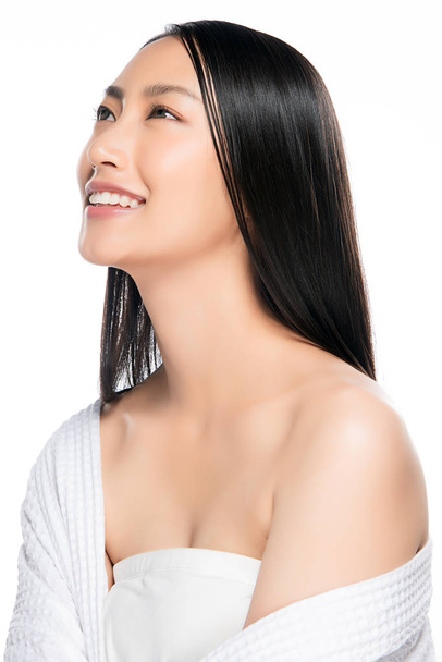 Beautiful Young asian Woman with Clean Fresh Skin - Valokuva, kuva