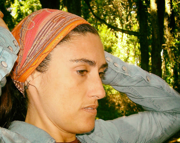 Woman profile with red scarf - Φωτογραφία, εικόνα