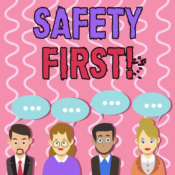 Szöveg jel mutatja a biztonság az első. Fogalmi fénykép legjobb elkerüljék a felesleges kockázatot, és jár el, úgy, hogy maradjon biztonságos csoport üzletemberek üres színes Chat beszéd buborék három pont. - Fotó, kép
