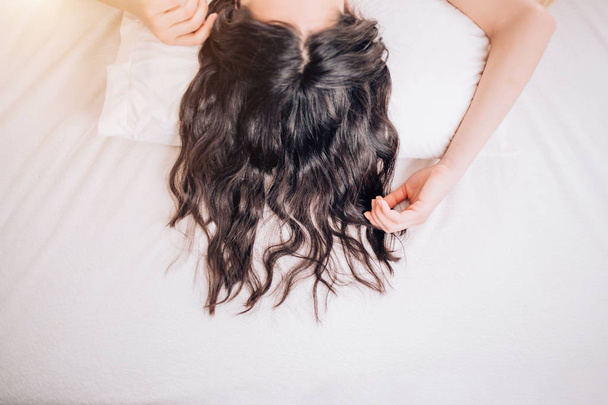 Close up hair on pillow - Фото, зображення