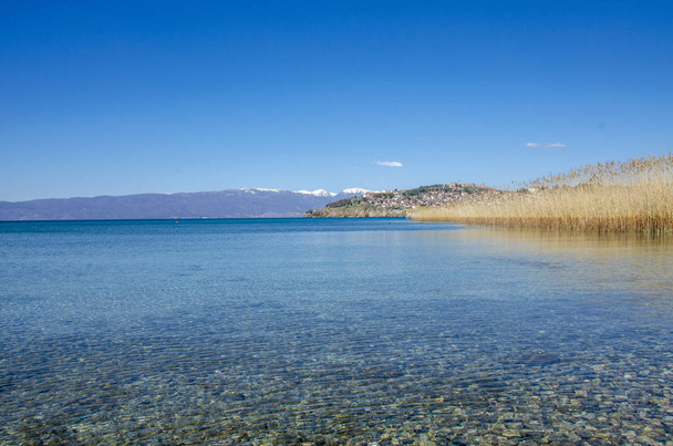 Ohrid Lake Macedonia vista para Ohrid
 - Foto, Imagem