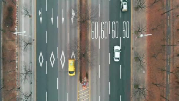 4k autó forgalom az úton Szöul Dél-Koreában - Felvétel, videó