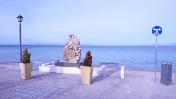Statue Promenade Pefkochori
 - Séquence, vidéo
