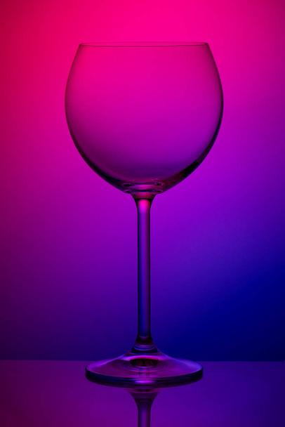 Wineglass színes háttérrel - Fotó, kép