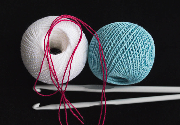 yarn, thread and hooks - accessories and material for crochet, home needlework - Foto, Imagen
