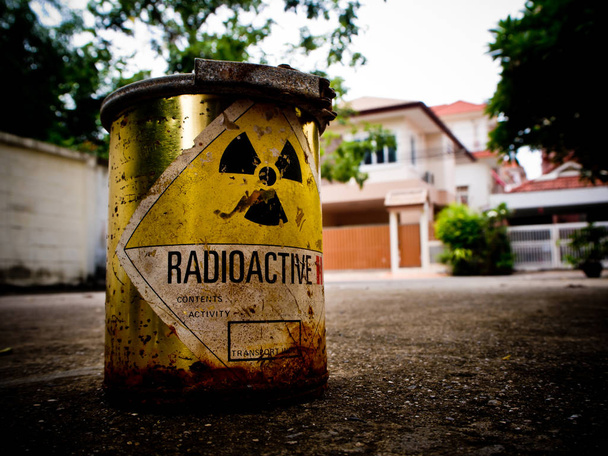 Radioaktives Material in der Stadt - Foto, Bild