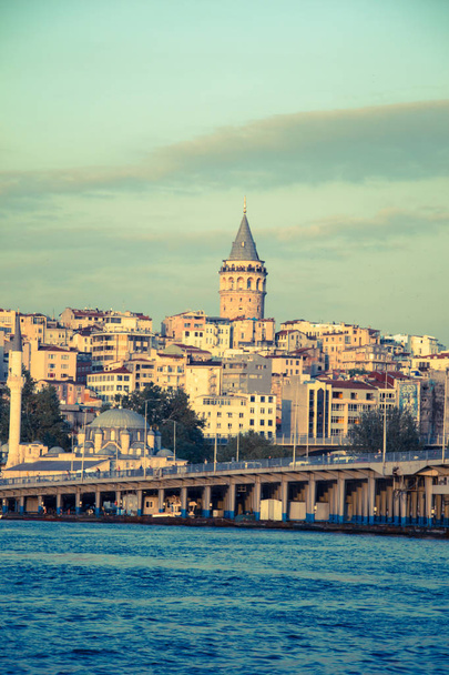  Torre Galata desde la antigüedad en Estambul
 - Foto, imagen
