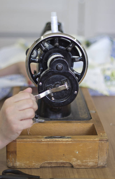 старий швейна машина
 - Фото, зображення
