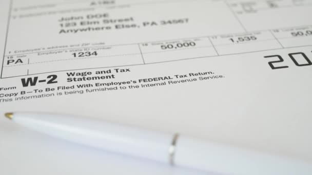Documento fiscal para o IRS W-2 Formulário fiscal
 - Filmagem, Vídeo