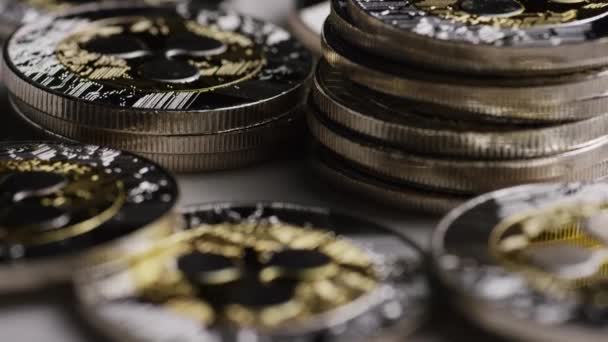 Drehschuss der digitalen Kryptowährung Bitcoins - Filmmaterial, Video