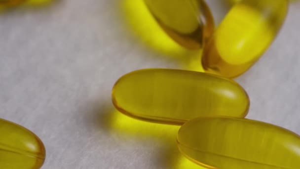 Roterende Stock Footage shot van vitaminen en pillen - Video