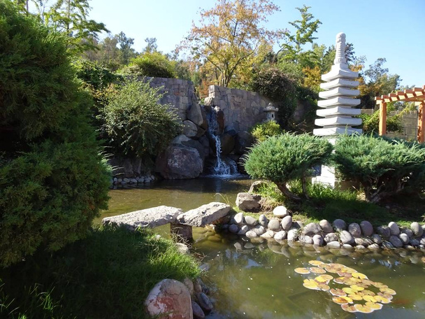 Lindo jardín japonés en Santiiago de Chile
 - Foto, Imagen