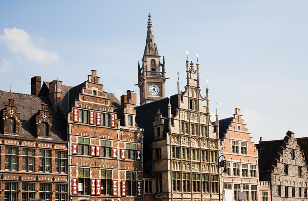 Facade of a house along the Graslei in Ghent, Belgiu - Foto, imagen